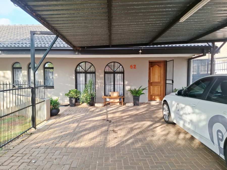 4 Bedroom Property for Sale in Uitsig Free State